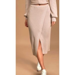 NWT LULU’s MIDI Sweater Skirt